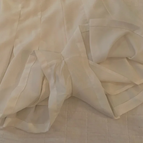 ❤️FLIRTY WHITE SKATER SKORT💕EXCELLENT CONDITION! - Picture 5 of 6